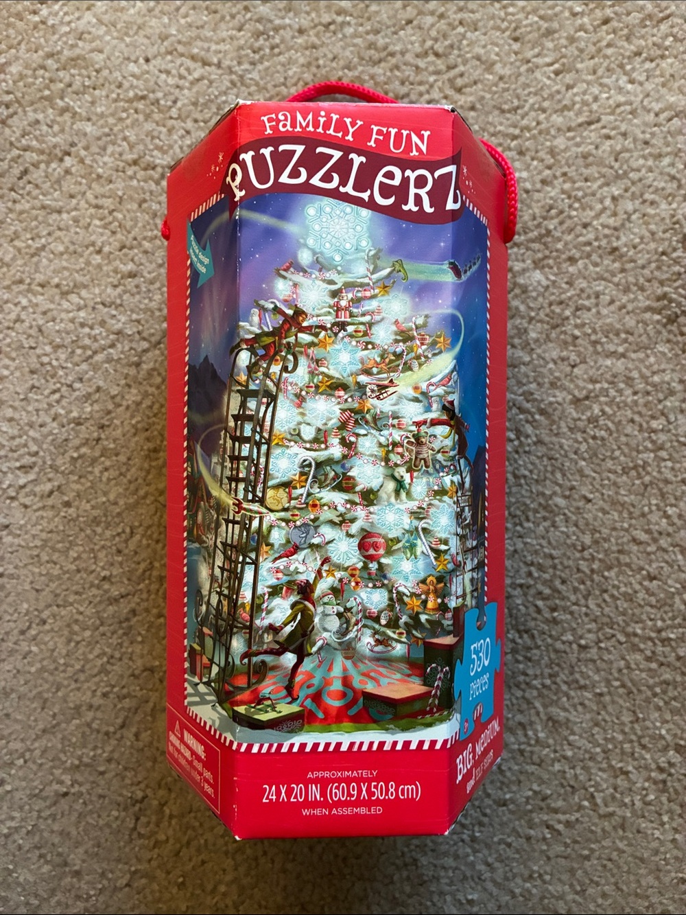 Hallmark Family Fun Puzzlerz - North Pole - 530 Pieces